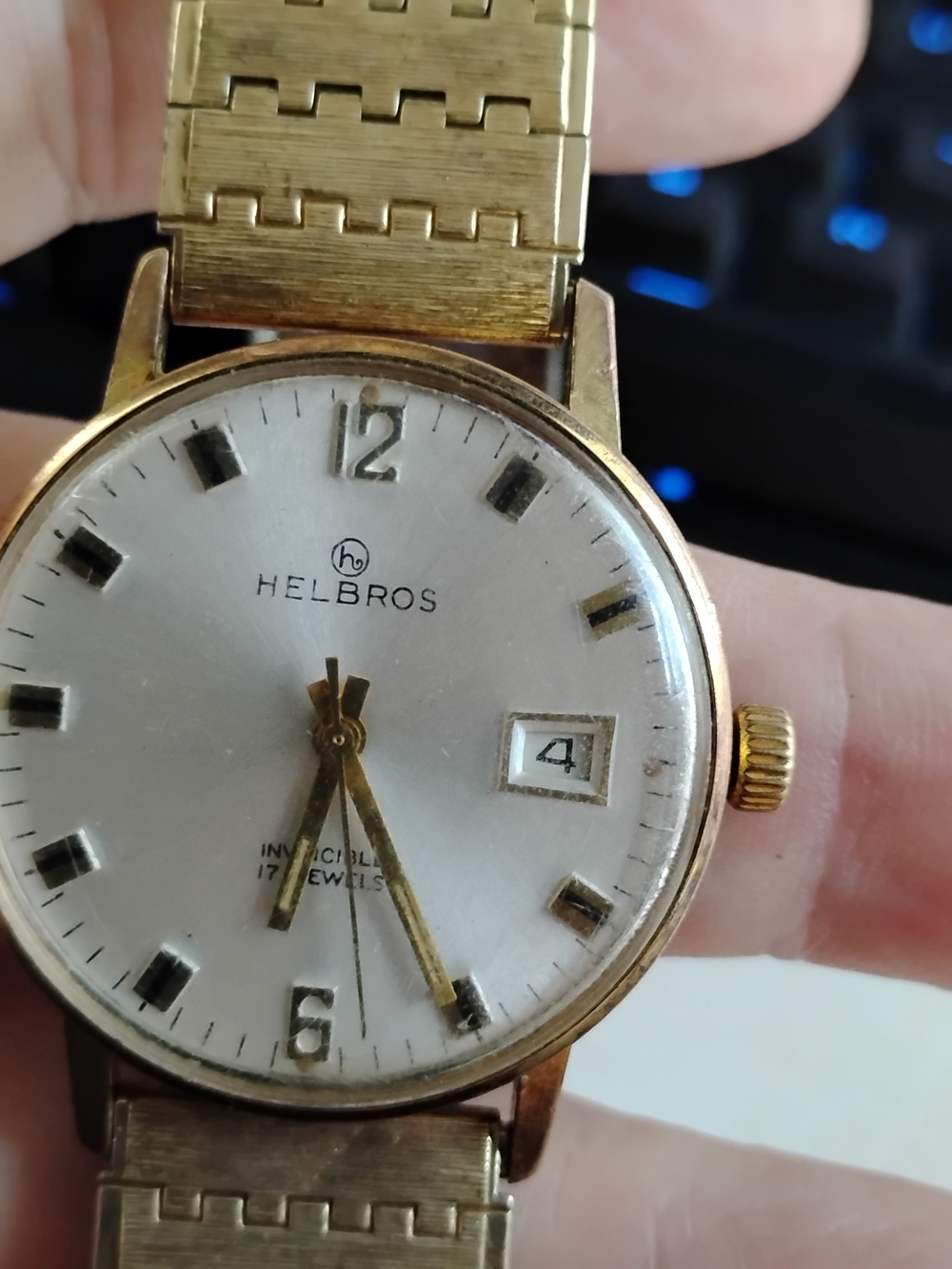 Men's Gold-Tone Vintage Wristwatch with Date